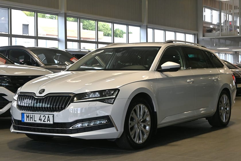 Bild 1 av Škoda Superb iV Kombi Skoda 1.4 TSI Style Cockpit Drag