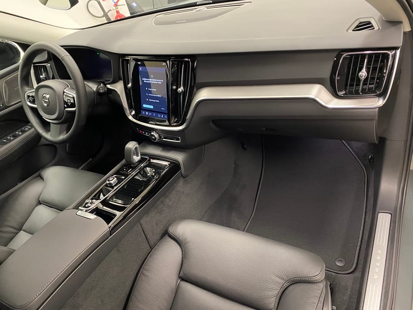 Bild 2 av Volvo V60 T6 Plus Dark Nordic Edition