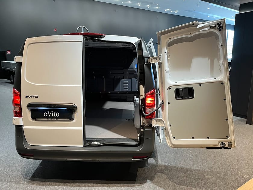 Bild 4 av Mercedes-Benz eVito 112 Lång 2-s komfortsäte,  läderratt, 17"alu