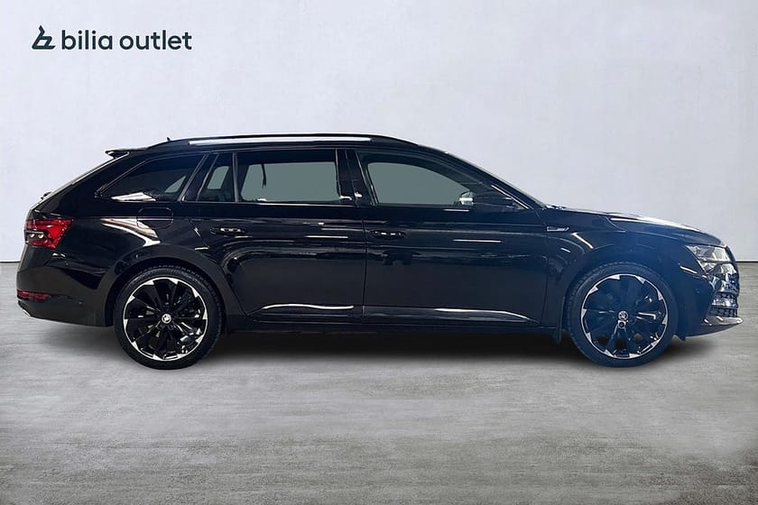 Bild 5 av Škoda Superb iV Kombi Skoda 1.4 TSI Sportline 218hk Cockpit Navi Drag 360