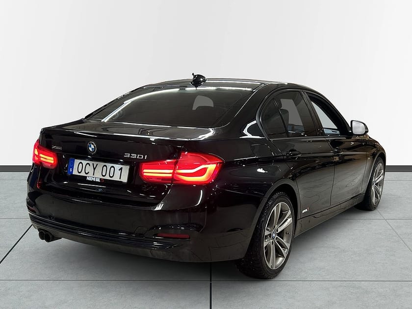 Bild 4 av BMW 330i xDrive Sedan Sport line M-värm Rattvärme P-sens S&V