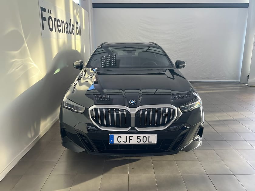 Bild 2 av BMW i5 eDrive40 Touring M Sport Drag H/K Comfort Access Rattvärme