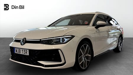 Volkswagen Passat Variant eHybrid R-LINE 272 hk Drag/Värmare/Panoram