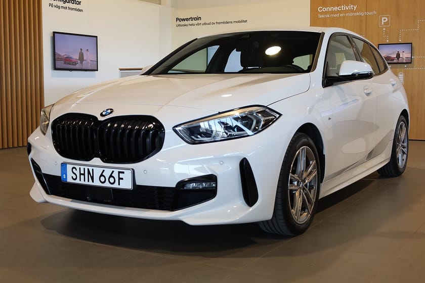 Bild 1 av BMW 118i Steptronic M Sport Navi PDC CarPlay Rattvärme Laptimer