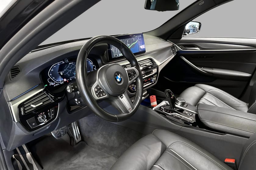 Bilde 2 av BMW 530e xDrive Touring Msport, Pano, Comfsete, HiFi, ACC