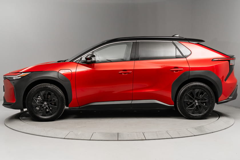 Bilde 2 av Toyota bZ4X AWD Executive Bitone