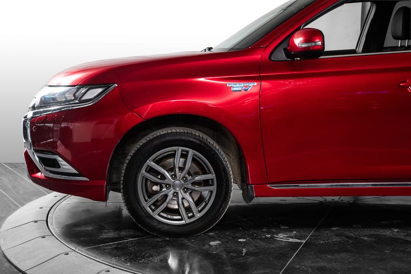 Bilde 4 av Mitsubishi Outlander PHEV 2,4 Instyle+ 4x4 Aut | Krok | Skinn |