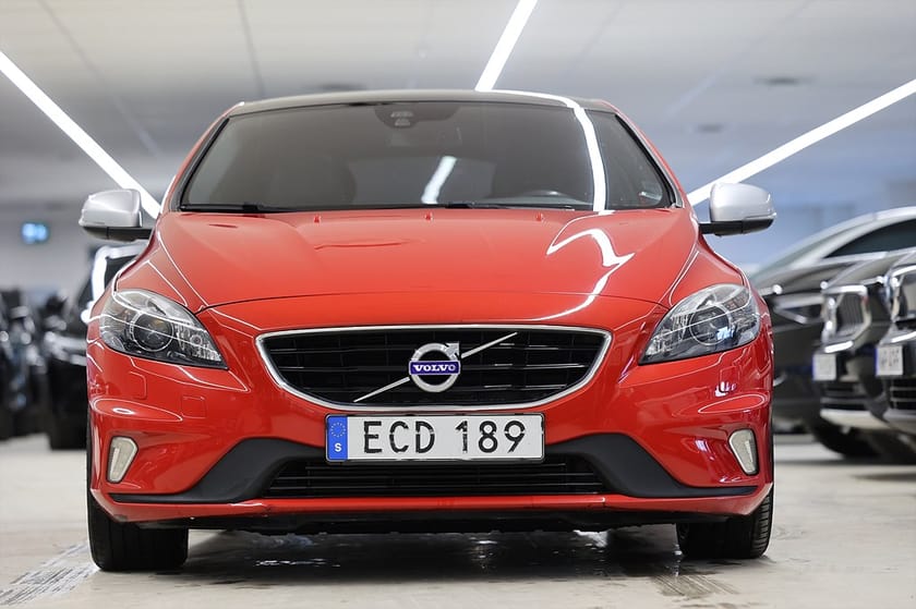Bild 5 av Volvo V40 D2 120hk R-Design Pano PDC Drag Värmare