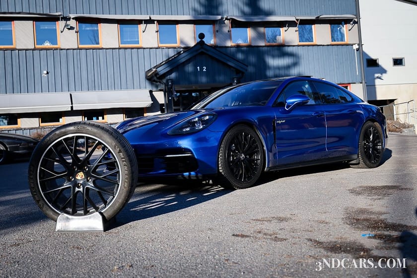 Bild 1 av Porsche Panamera 4 E-Hybrid Bose Pano Se spec!