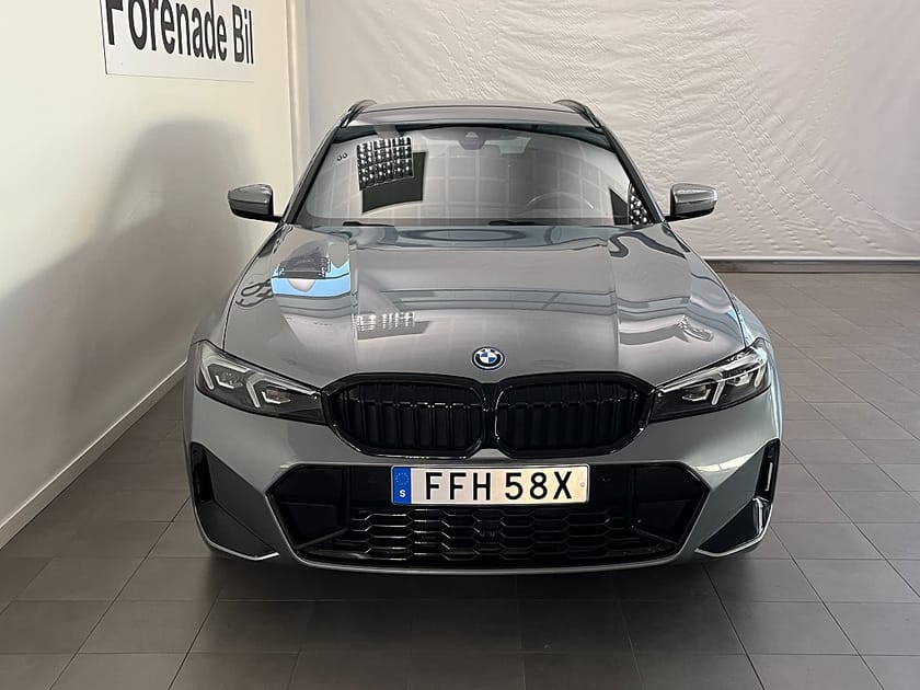 Bild 2 av BMW 330e xDrive Touring M Sport Pro Rattvärme Dragkrok Park Assist