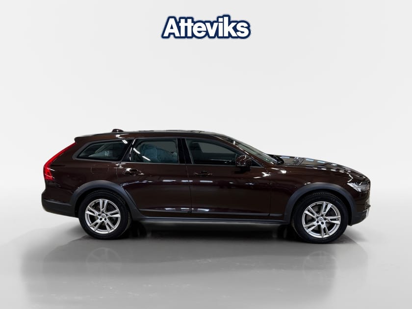 Bild 2 av Volvo V90 Cross Country Dragkrok/P-Värmare/VOC