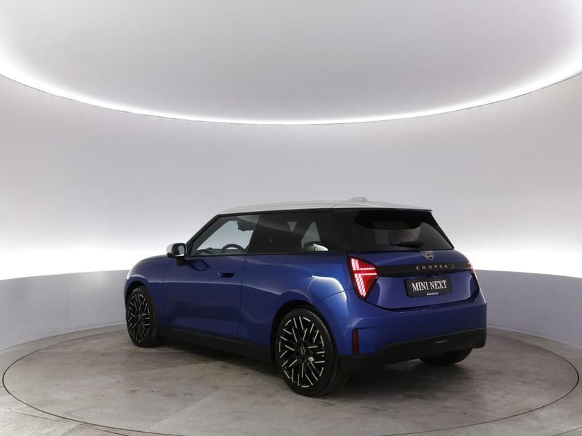 Bild 5 av MINI Cooper SE Favoured Trim, Paket XL, V-hjul ingår!