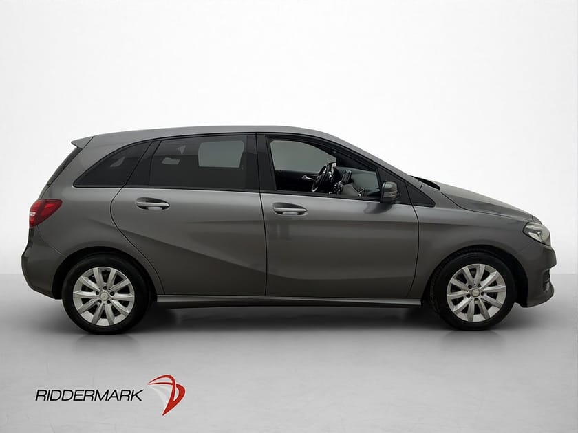 Bild 4 av Mercedes-Benz B 180 d Panorama Drag Kamera M/K-Värmare