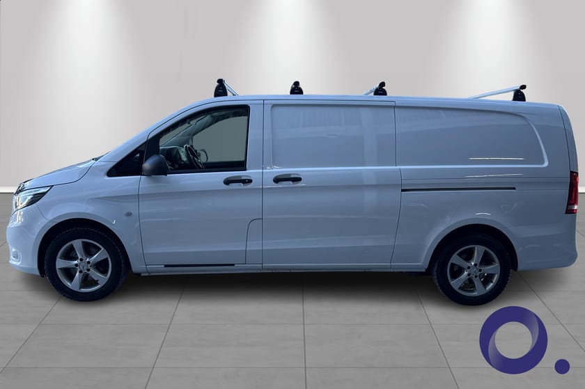 Bilde 3 av Mercedes-Benz Vito 119 CDI 4x4 3.2t 4MATIC A3 || Distronic || Webasto || LED