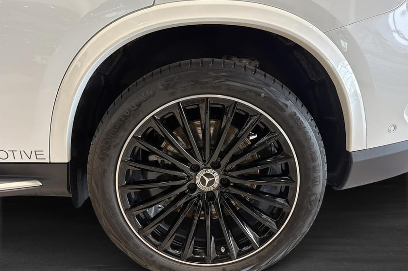 Bild 5 av Mercedes-Benz GLC 300 d e 4MATIC DE AMG Premium / Dragkrok / Panorama / DEMO