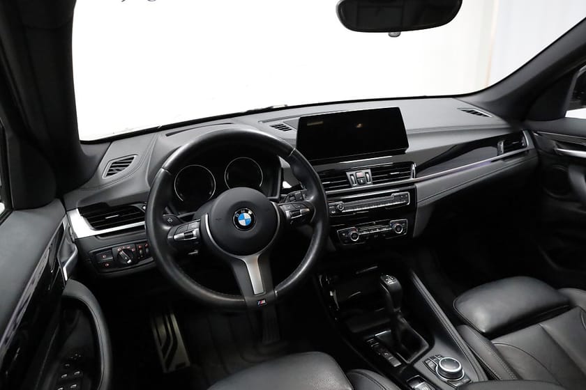Bild 3 av BMW X1 xDrive25e M Sport / Glastak/El-stolar