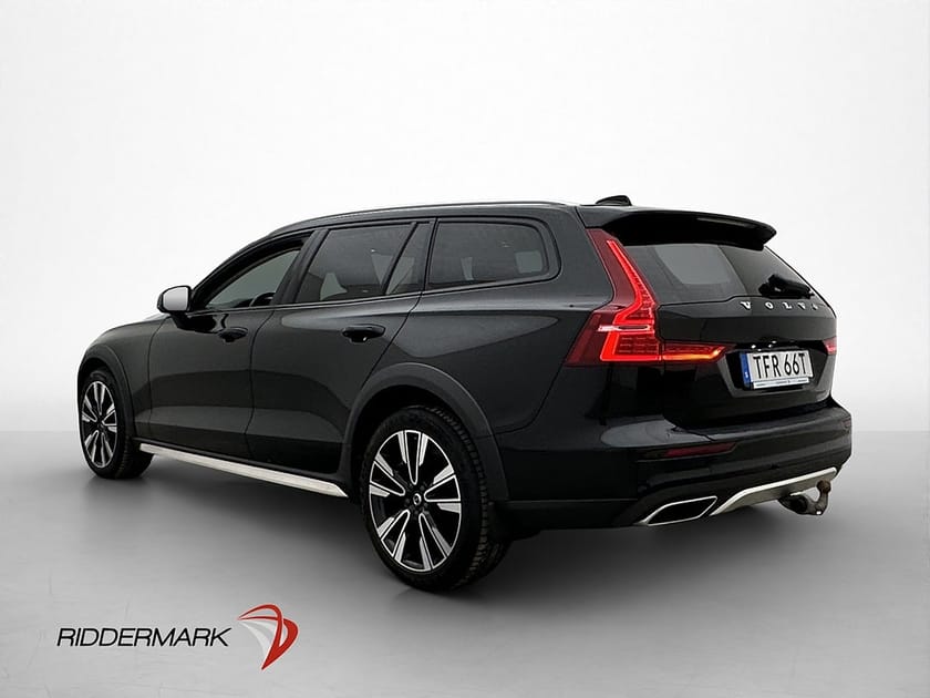 Bild 5 av Volvo V60 Cross Country B4 AWD Pano Värmare H/K Drag Skinn