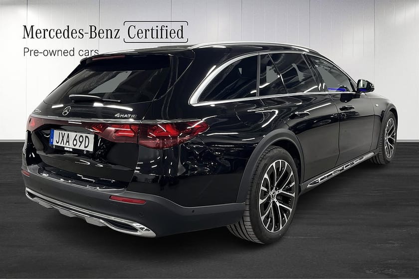 Bild 3 av Mercedes-Benz E 300 d e 4MATIC All-Terrain E300 de All-Terrain//BURMESTER//SUPERSCREEN//LUFTFJÄDRIN