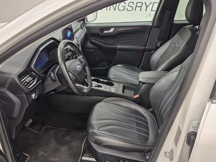Bild 2 av Ford Kuga Hybrid AWD E-CVT 190HK 4x4 Vignale