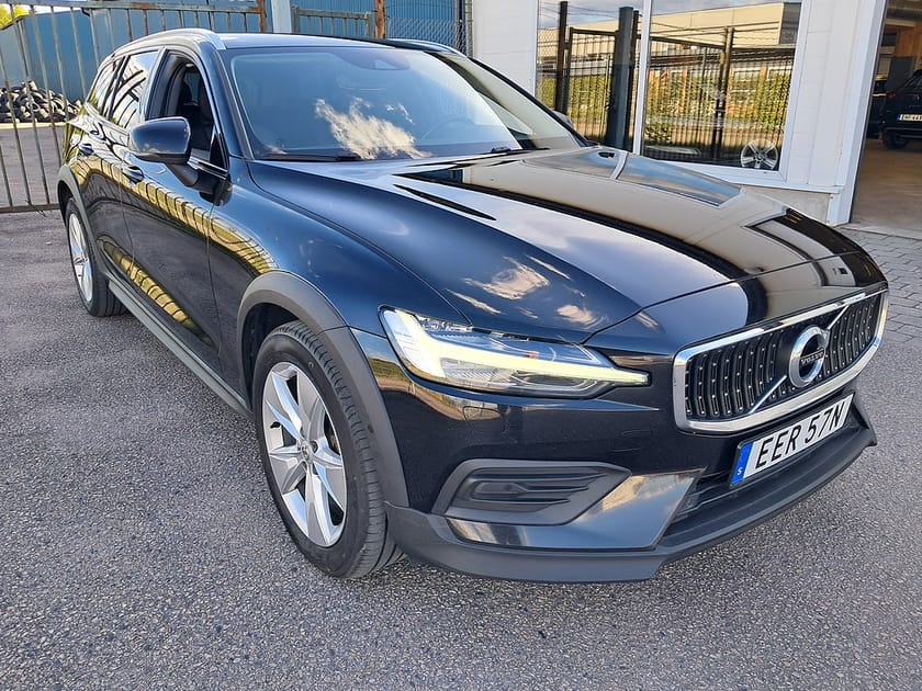 Bild 3 av Volvo V60 Cross Country B4 MILDHYBRID AWD 197HK 4x4 Advanced Läder