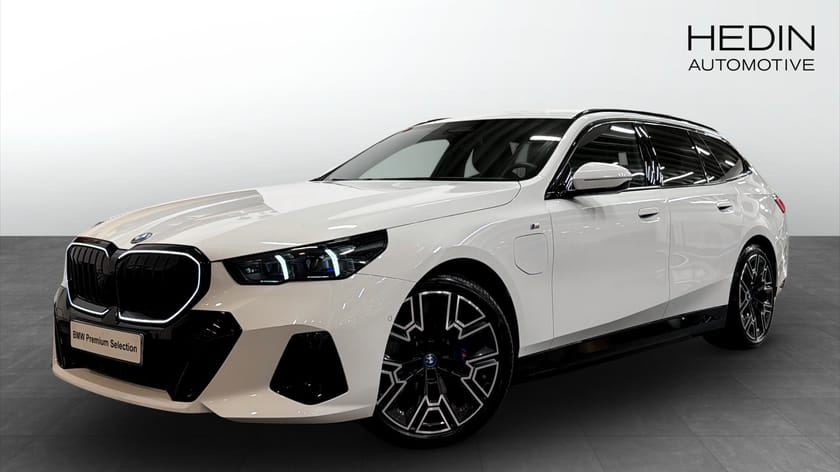 Bild 1 av BMW 550e xDrive Touring M Sport Pro B&W Drag 4-zon