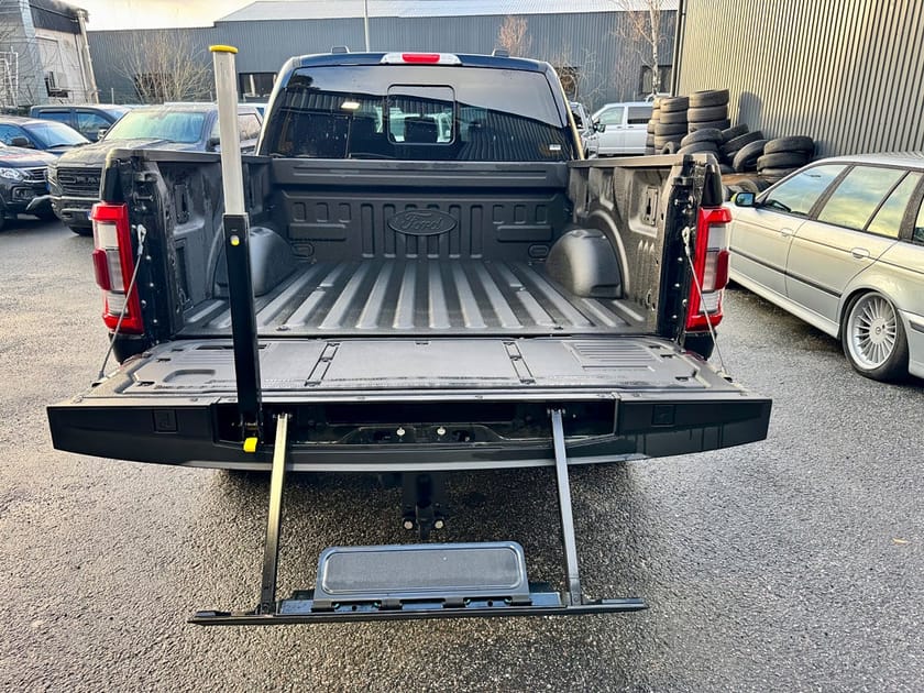 Bild 4 av Ford F-150 SuperCrew Lariat 5.0 V8 4x4 LÅG SKATT!