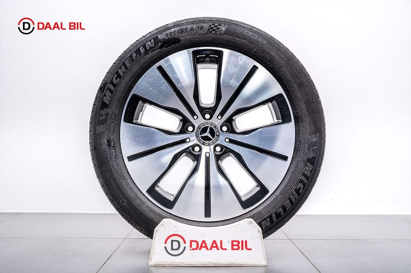 Bild 4 av Mercedes-Benz EQC 400 4MATIC 4M 80 kWh 408HK DRAG B-KAM P-VÄRM NAVI