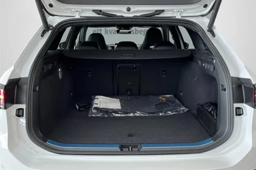 Bild 2 av Volkswagen Passat eHybrid 272hk DSG *SWE Edition* Kampanj