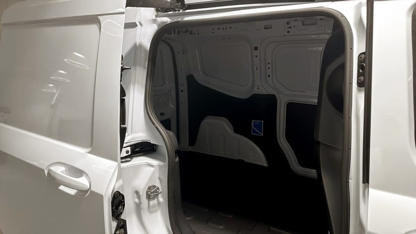 Bild 5 av Ford E-Transit Courier Limited Skåp 136 Aut