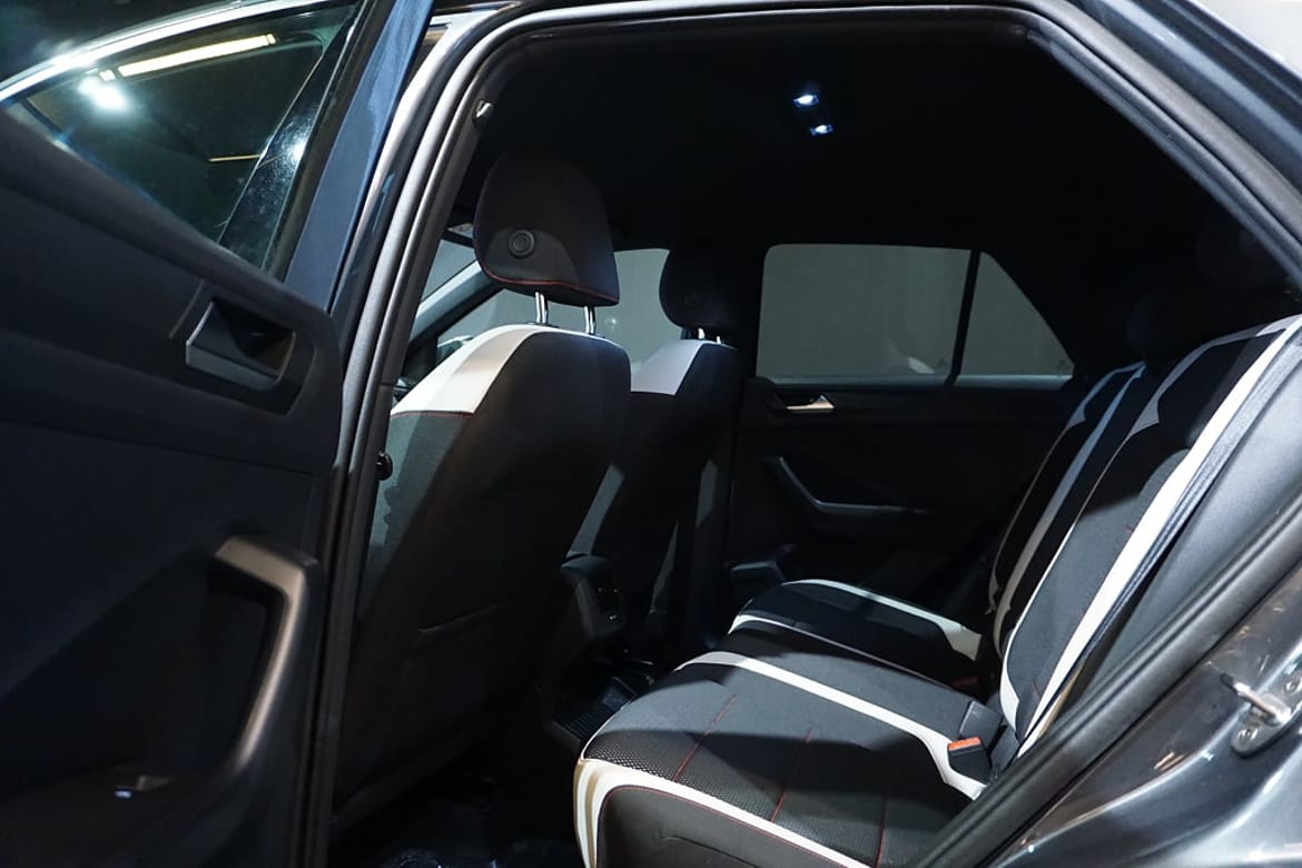 Volkswagen T-Roc 2018 - miniatyr 9