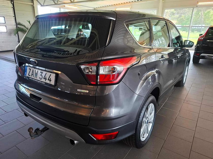 Bild 3 av Ford Kuga 1.5 EcoBoost Titanium (150hkr) Panorama/Drag/Euro 6