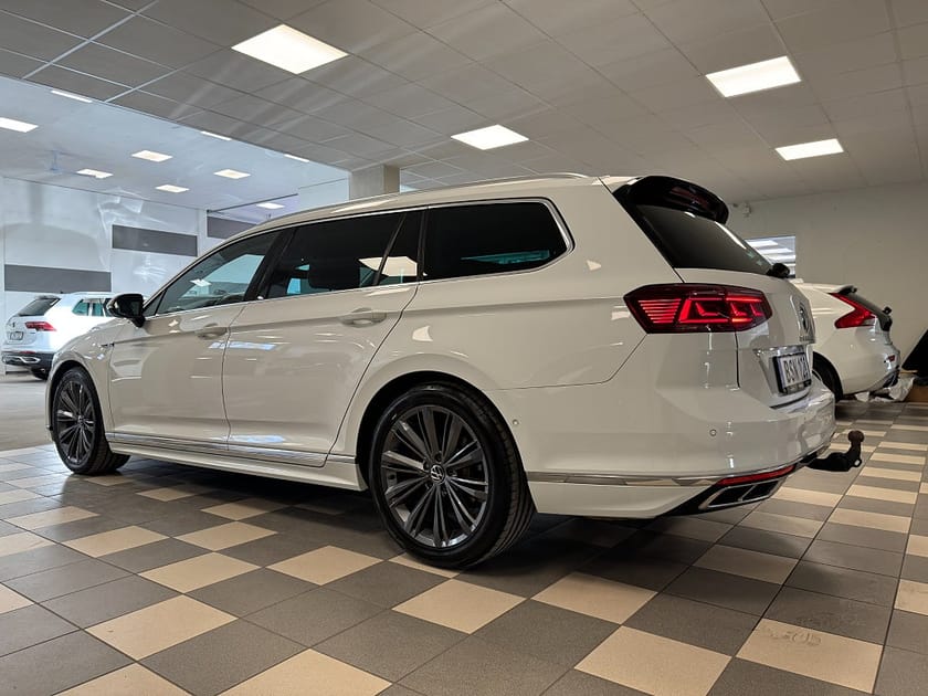 Bild 5 av Volkswagen Passat Sportscombi 2.0 TDI 4M DSG Cockpit H/K Kamera Navi Drag 200 Hk