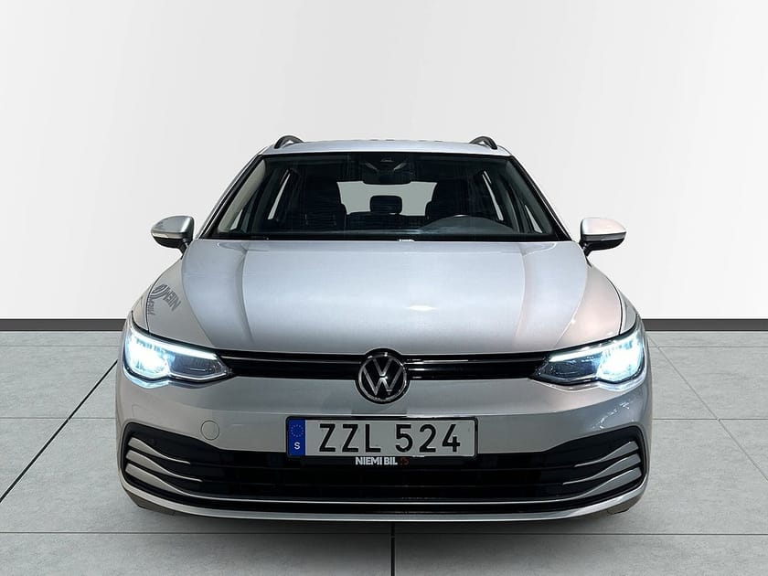 Bild 2 av Volkswagen Golf Sportscombi 1.5 eTSI Drag Pvärm Kamera GPS SoV