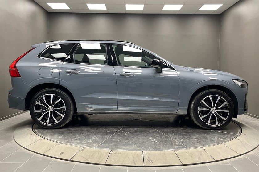 Bild 2 av Volvo XC60 Recharge T8 AWD Ultimate / Klimatpaket / / Drag /