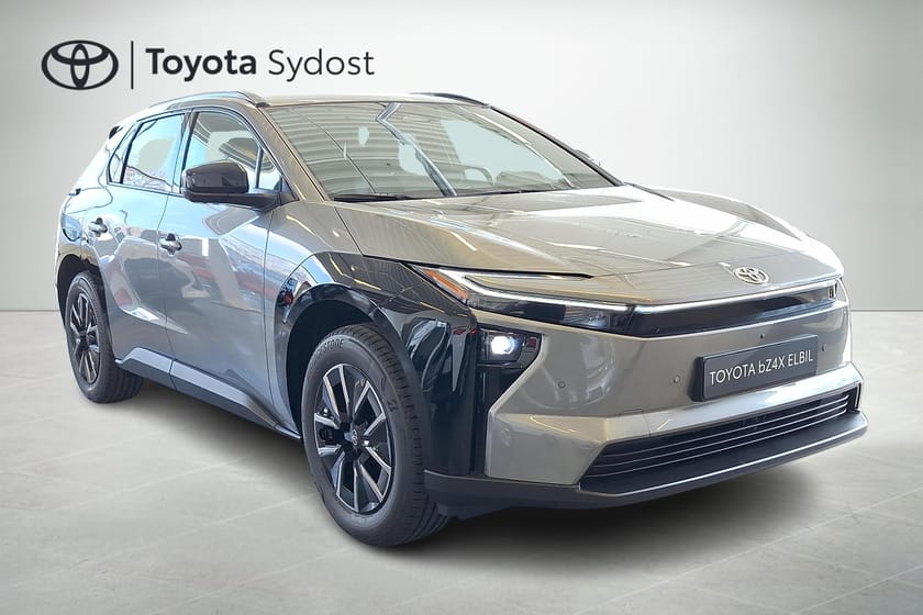 Bild 4 av Toyota bZ4X Active Tech, 360-kamera, Elstol förare, El backlucka, P-sensorer fram och bak, Dödavinkel varnare, Halvskin