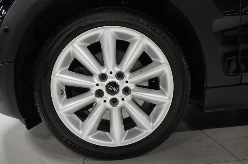 Bild 4 av MINI Cooper S ALL4 Clubman 192hk Salt Automat LED PDC Farthållare Metallic Sportratt