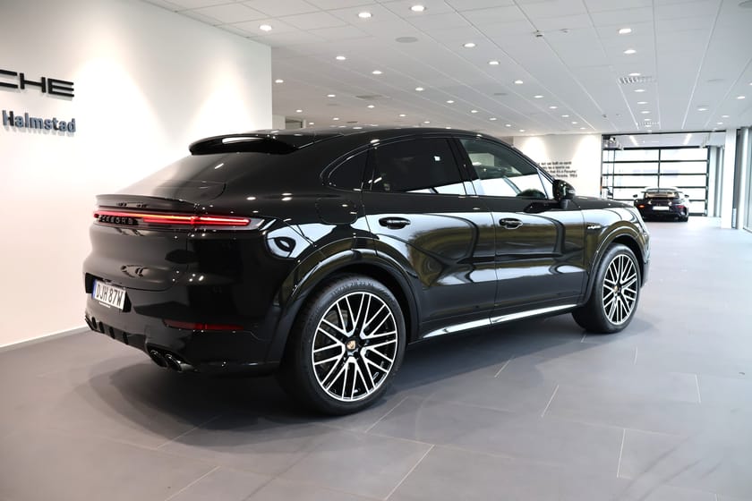 Bild 5 av Porsche Cayenne Coupé E-Hybrid Black Edition