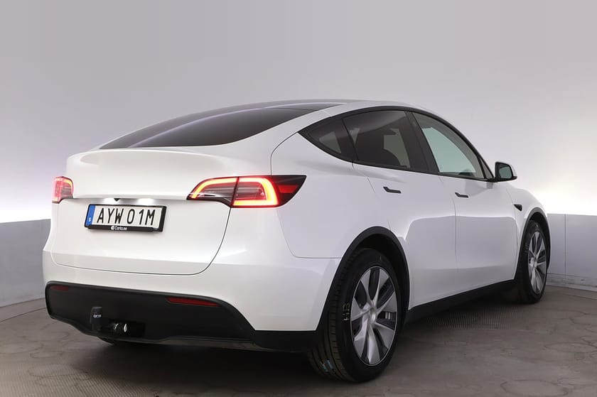 Bild 5 av Tesla Model Y Long Range AWD Autopilot Panorama Drag