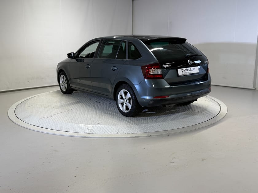 Bilde 4 av Škoda Rapid Spaceback 90hk TSI Cruise/Pano/Navi/P-sensor/Dab