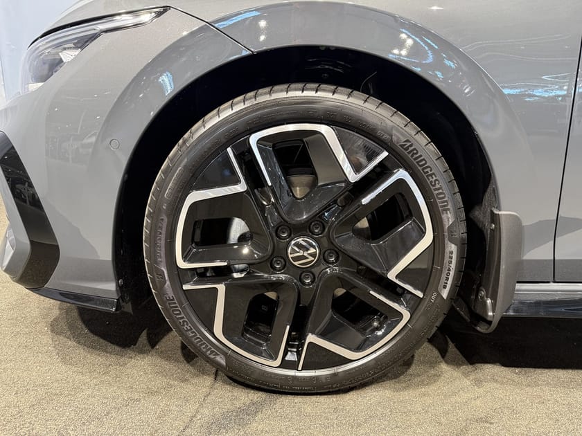 Bild 4 av Volkswagen Golf R-Line / Drag / H&K / Kamera