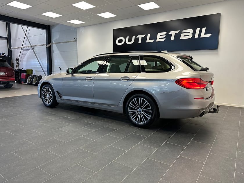 Bild 3 av BMW 520d Touring Steptronic Sport line Navi Drag Pano Carplay
