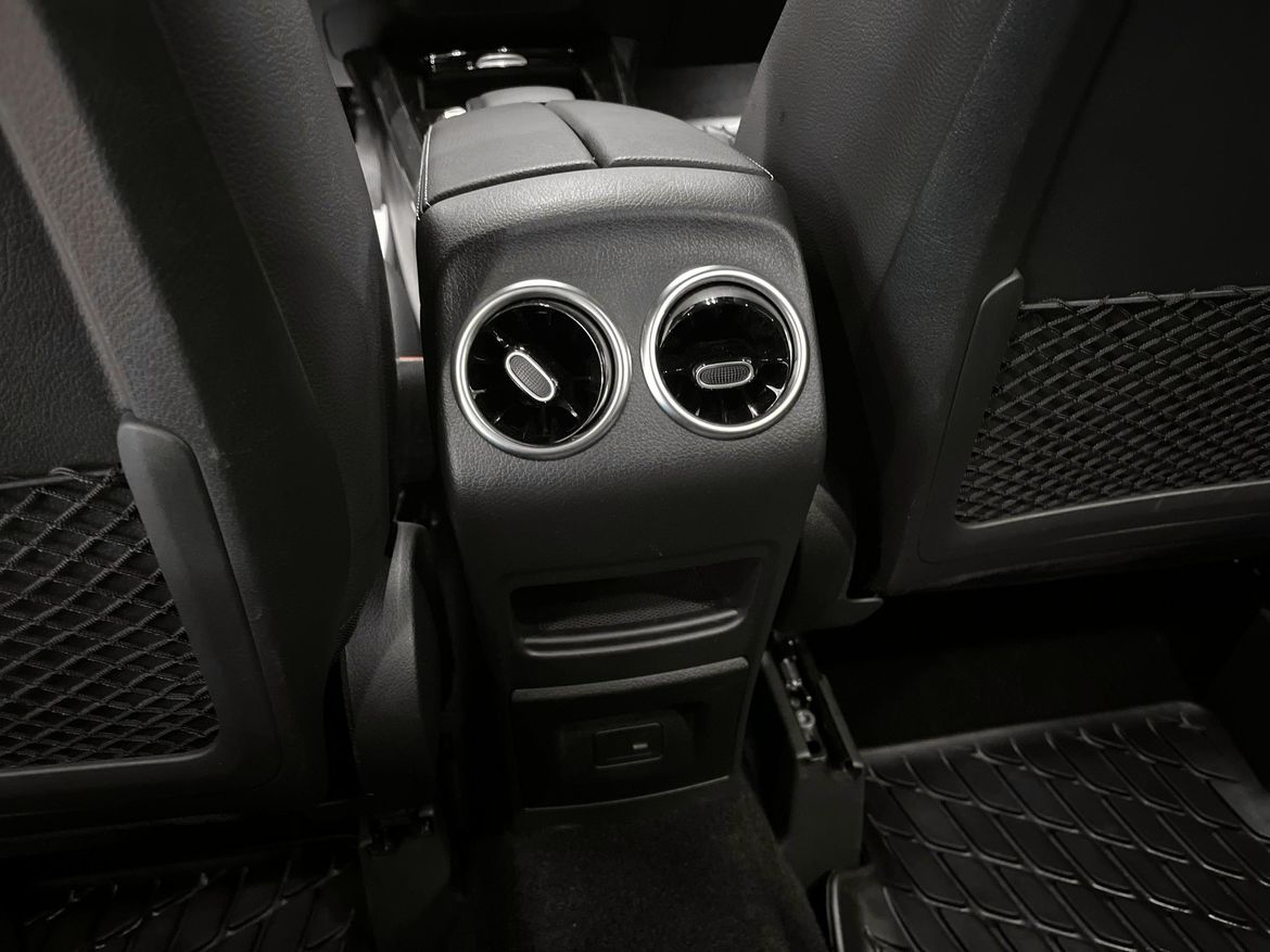 Mercedes-Benz GLA 2021 - miniatyr 12