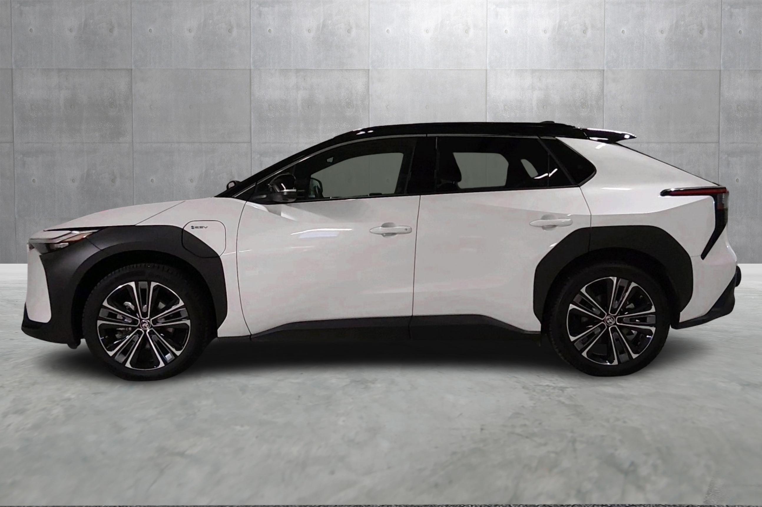 Thumnail bilde 1 av Toyota bZ4X