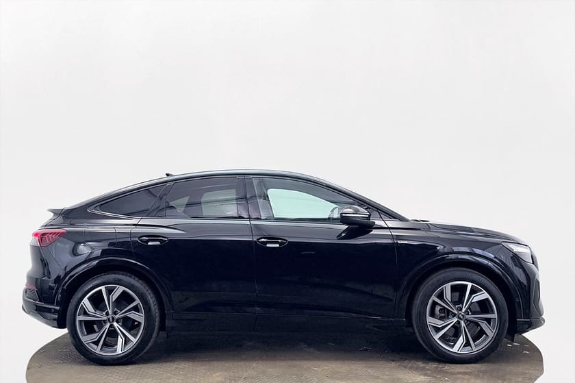 Bild 5 av Audi Q4 40 Sportback e-tron S Line Comfort Drag Kamera SONOS Assist+