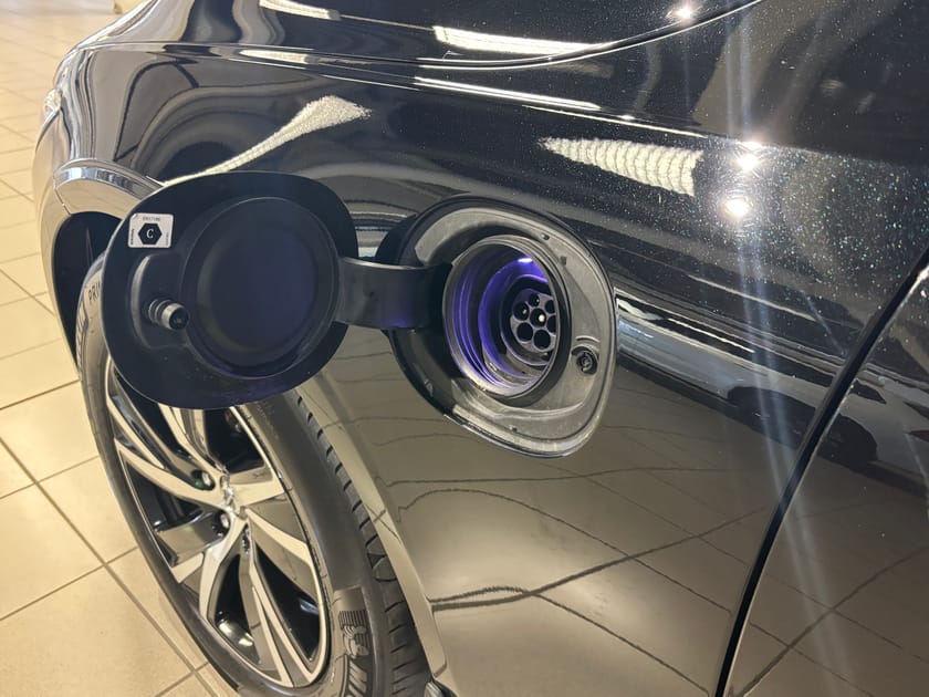 Bild 4 av Volvo V90 Recharge T8 R-Design | Luftfjädring | Dragkrok |