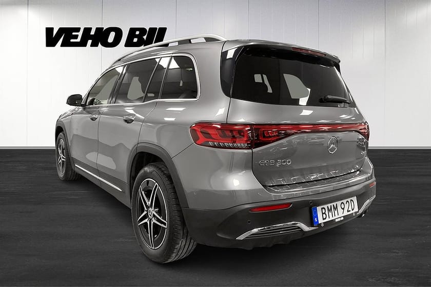 Bild 4 av Mercedes-Benz EQB 300 4MATIC AMG  Pano Distronic Kamera Navi