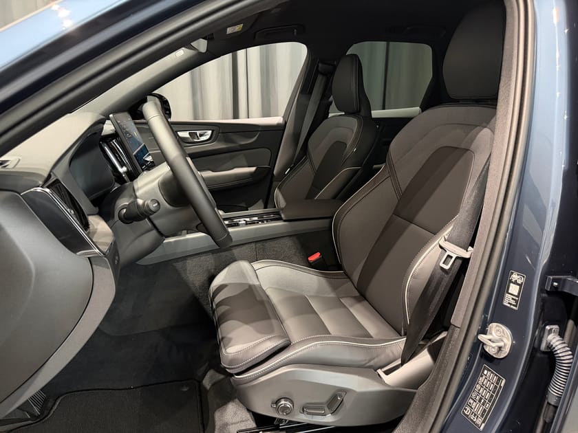 Bild 5 av Volvo XC60 T6 Plus Black Nordic Edition Lagerbil