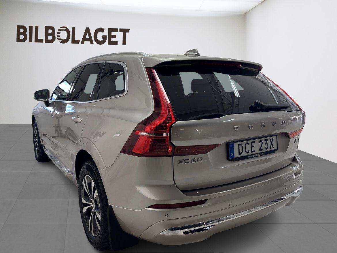 Volvo XC60 2023 - miniatyr 3