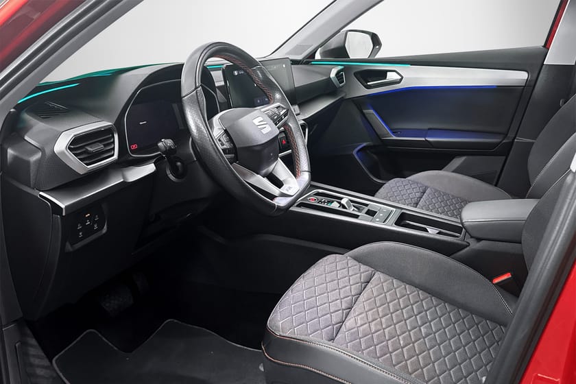 Bild 4 av SEAT León e-Hybrid FR DRAG/ VÄRMARE/TAKLUCKA/ NAVI