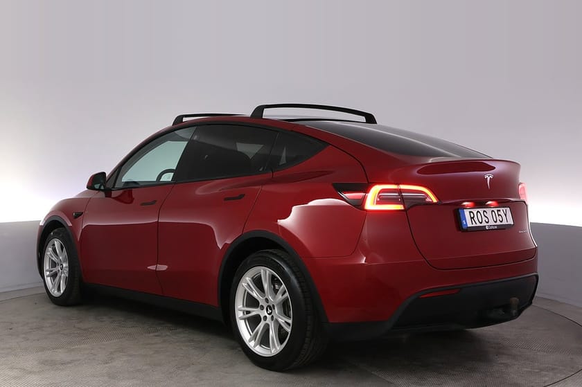 Bild 4 av Tesla Model Y Long Range AWD Autopilot Pano Drag